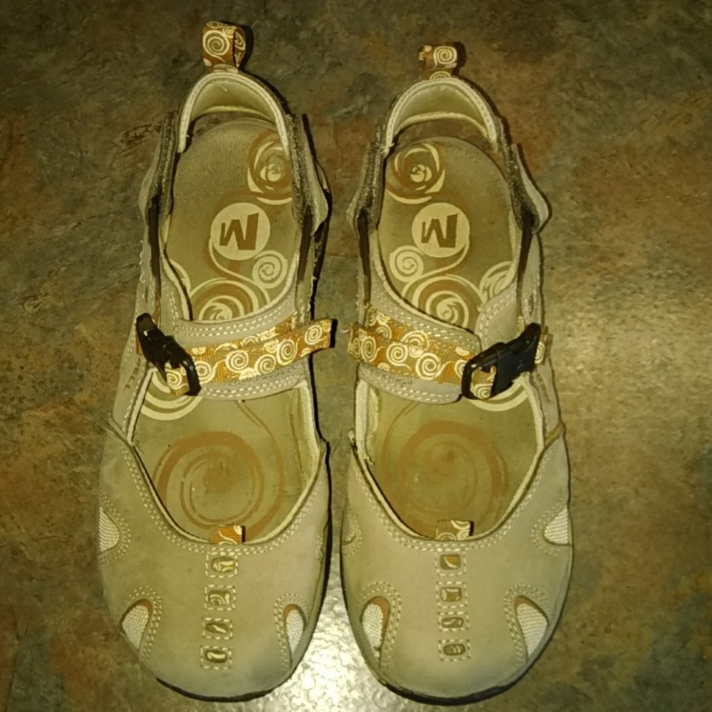 Merrell sandles/shoes